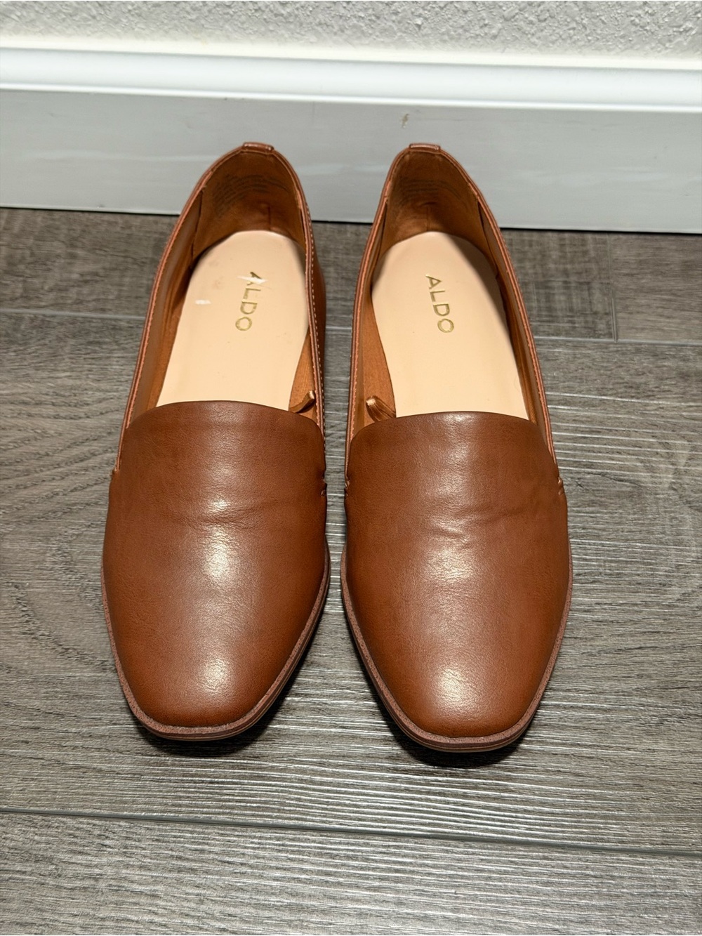 Aldo Size 7 Ladies Leather Tan Slip On Flats Shoes, Excellent Condition